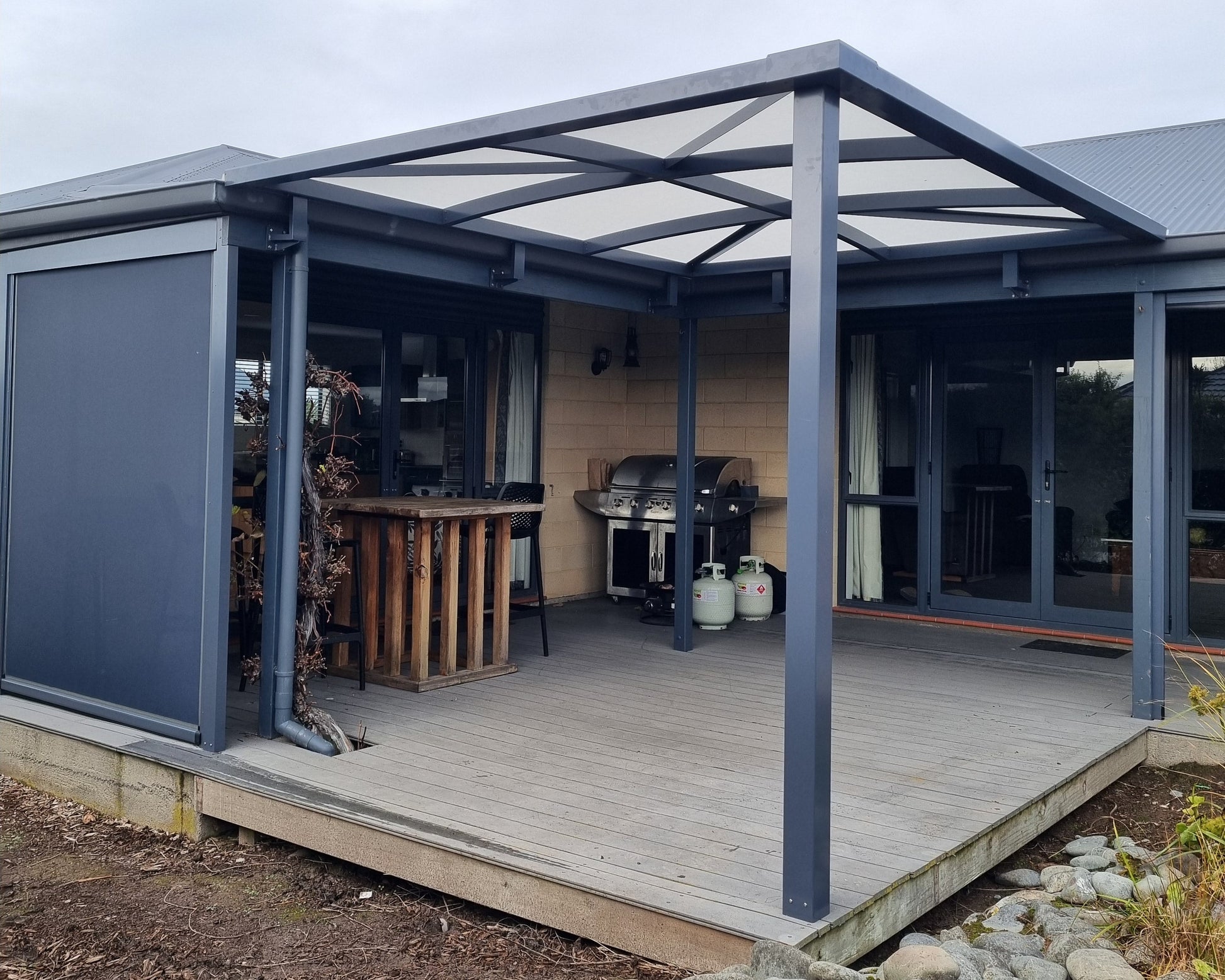 BowTec roof over outdoor deck
