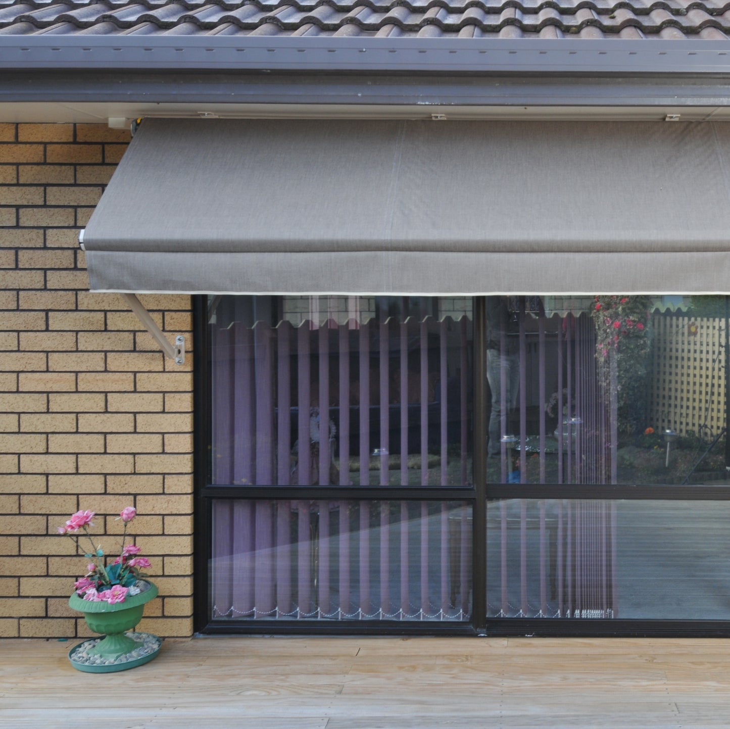 Canterbury Blinds and Screens - Spring Arm Awning